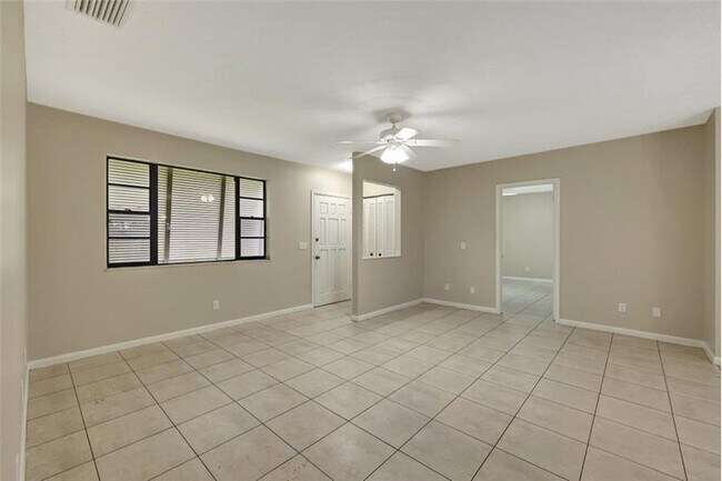Foto del edificio - 2349 SE West St