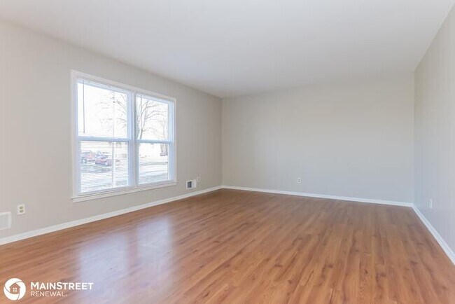 Building Photo - 5702 Newton Ave, Kansas City, MO 64129