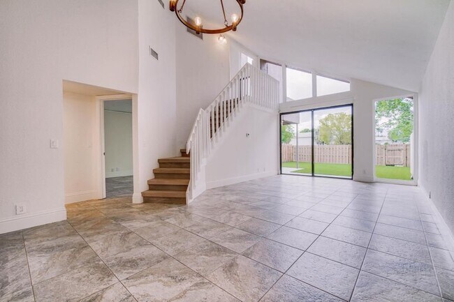 Building Photo - 1698 NW 13th St