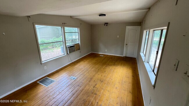 Foto del edificio - 6397 Bucknell Ave