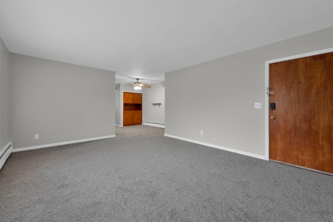 Building Photo - 125 Zinn Pl