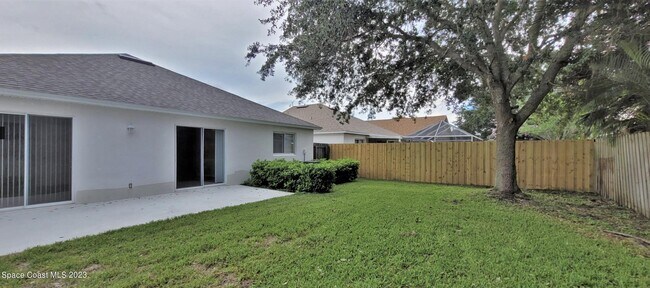 Building Photo - 2529 Ventura Cir