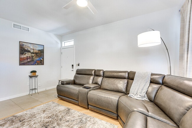 Building Photo - 11375 E Sahuaro Dr