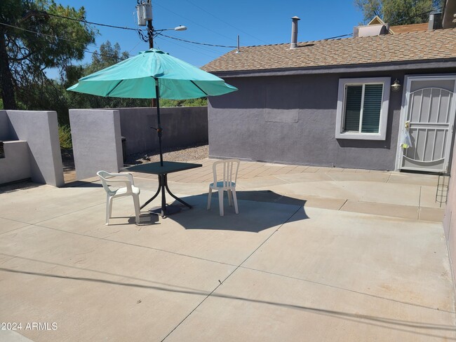 Building Photo - 145 W Wickenburg Way