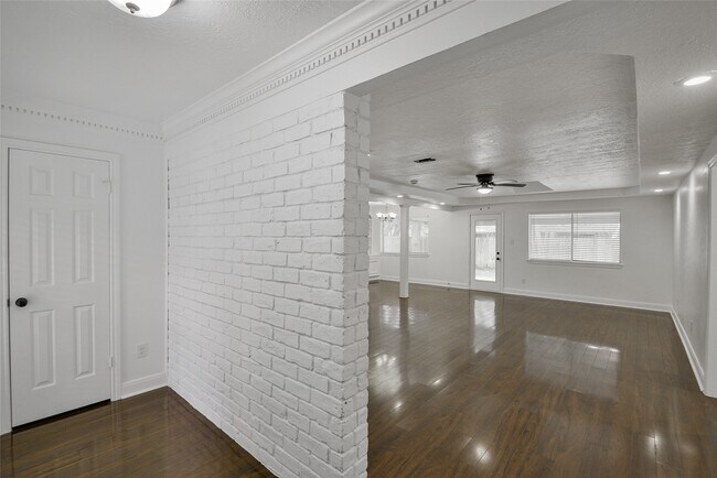 Foto del edificio - 2075 Little Cedar Dr