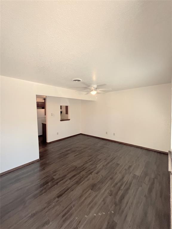 Foto del edificio - 1901 E Lindsey St