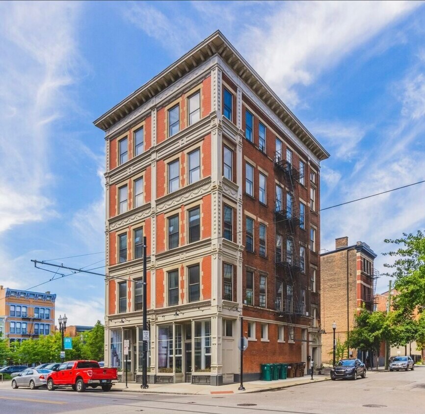 Primary Photo - 1201 Jackson St