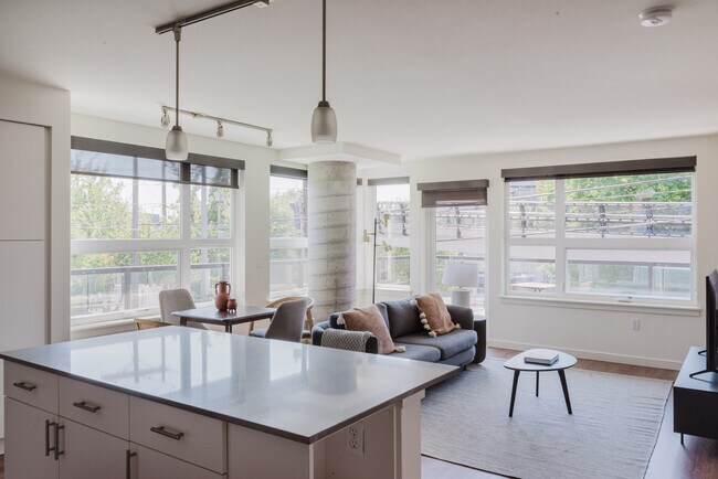 Building Photo - 330 3rd Ave W