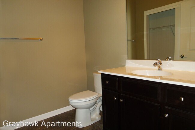 Building Photo - 2821 Talon Dr