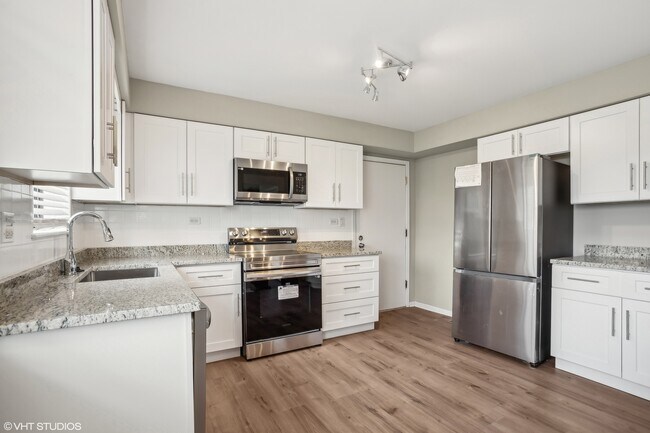 Building Photo - 141 E Grand Ave