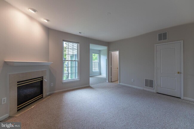Foto del edificio - 12972 Park Crescent Cir