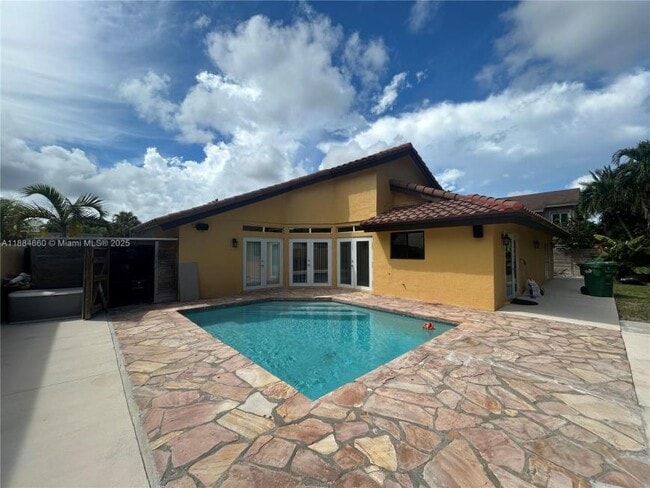3 bedroom in Miami FL 33179 - 3 bedroom in Miami FL 33179 House