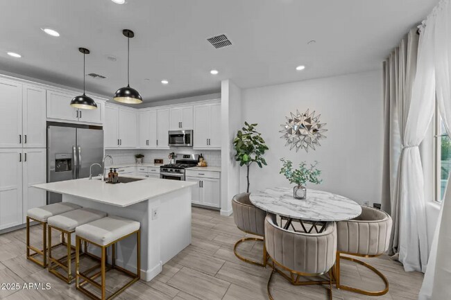 Foto del edificio - 4077 S Sabrina Dr