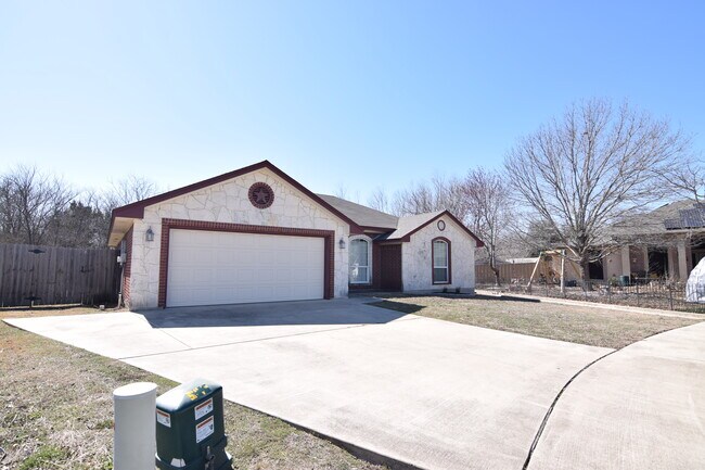 Foto del edificio - 4008 Salt Fork Dr