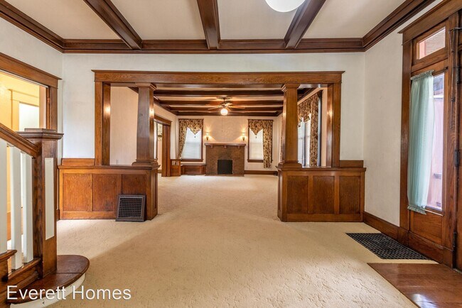 Foto del edificio - 4 br, 2 bath House - 524 W State St