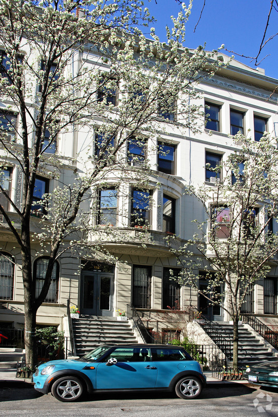 Primary Photo - 132 West 80th Street (k3)