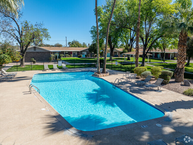 Piscina - Parkside Apartments