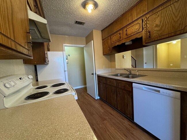 Foto del edificio - 3008 Chaucer Dr