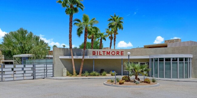 Foto del edificio - 870 E Palm Canyon Dr