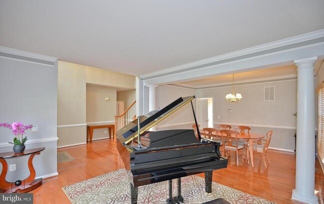 Foto del edificio - 2821 Thistleberry Ct