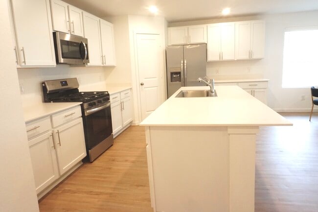 Building Photo - 5123 Sunvalley Bend Dr