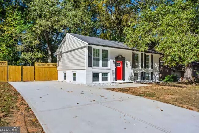 Foto del edificio - 6741 Gano Dr