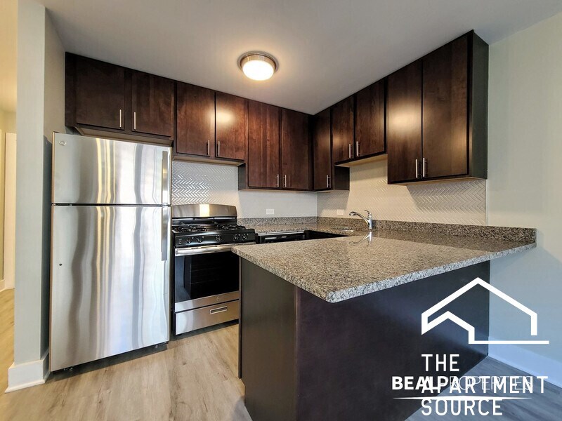 Foto principal - 1427 N Dearborn St