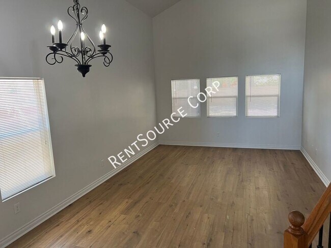 Building Photo - 4 Bedroom Home For Rent in Lancaster