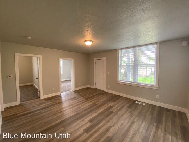 Building Photo - 4 br, 1 bath House - 6600 S 475 E - Unit 2