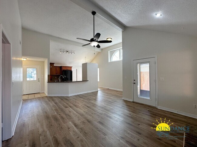 Building Photo - Gorgeous 3 Bedroom Home in Willow Bend