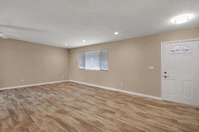 Foto del edificio - Updated 3 bedroom 2 full bathroom in Sun City