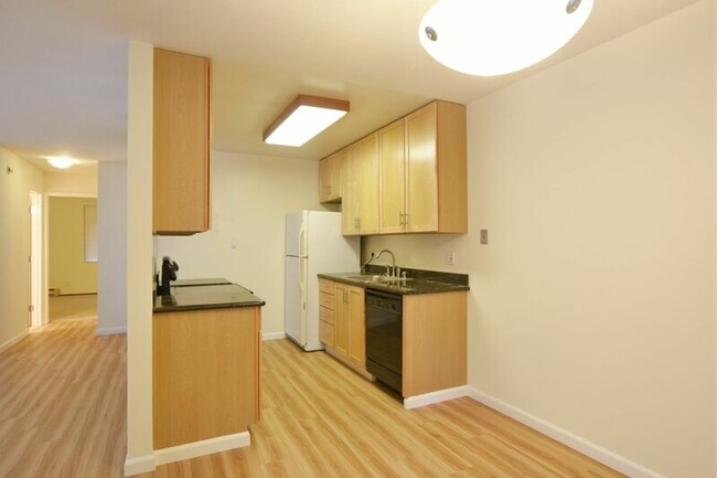 Building Photo - 505 Cypress Point Dr