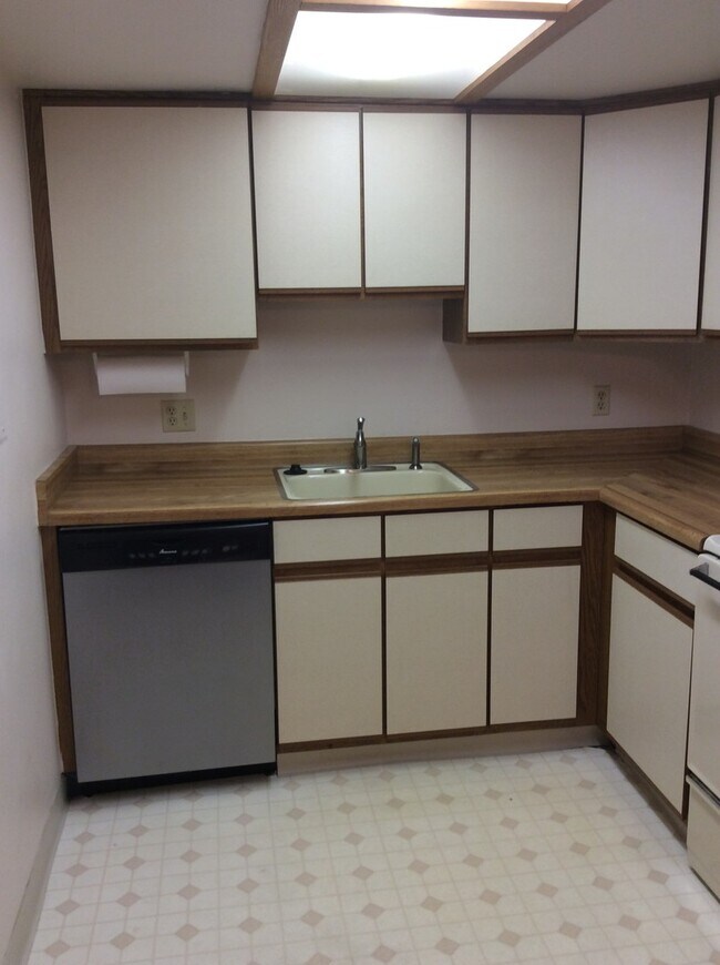 Foto del edificio - 1 Bedroom Gold Run Condo Close to Campus!