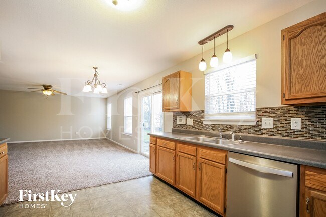 Building Photo - 15543 Dusty Trail