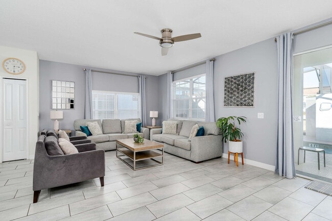 Foto del edificio - 1563 Sandbagger Dr