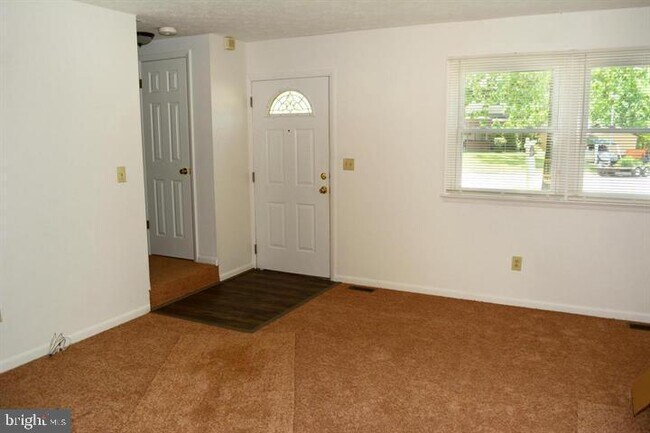 Building Photo - 651 Westphalia Ct