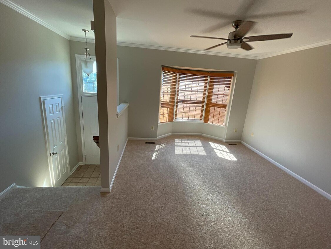 Foto principal - 6575 Ewald Ct