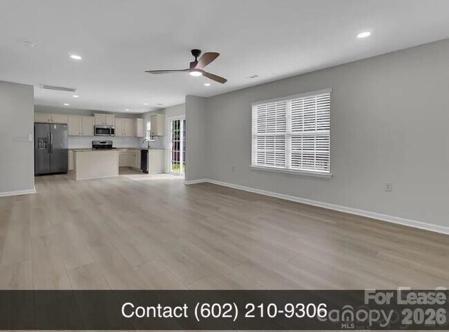 Foto del edificio - 3620 Alexander Forest Dr