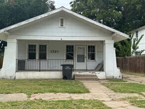 Building Photo - 1321 S Keeler Ave