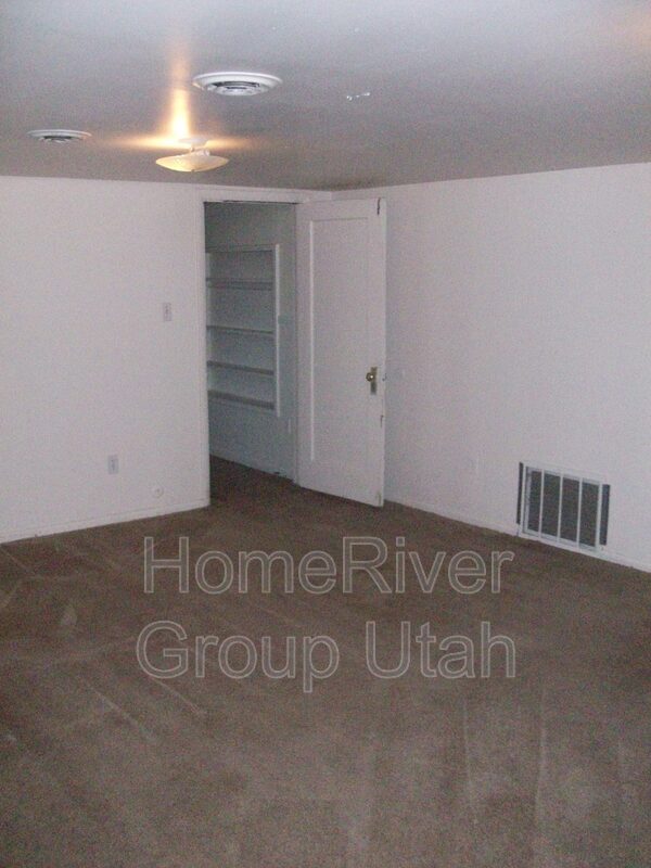 Building Photo - 981 S 1100 E