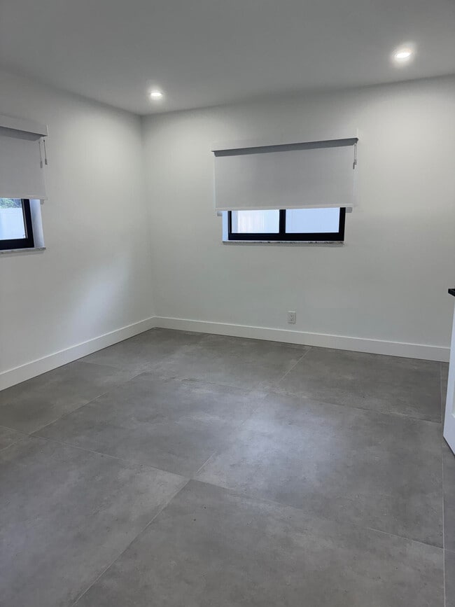 Building Photo - 1191 SW 15th St