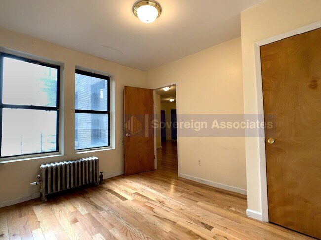 Building Photo - 975 Walton Avenue