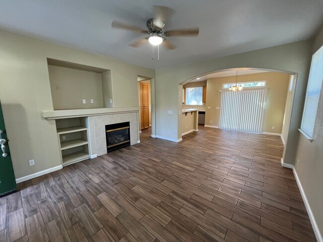 Foto del edificio - Beautiful Corner Lot Home Coming Soon