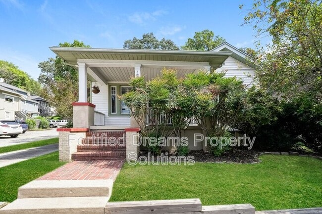 Building Photo - 103 S Sunset Dr