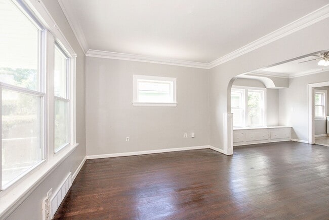 Foto del edificio - 4 BED 1 BATH SINGLE FAMILY HOME IN MT PLEA...