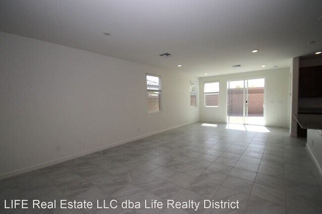 Building Photo - 4 br, 2 bath House - 8765 Crestwood Hills St.