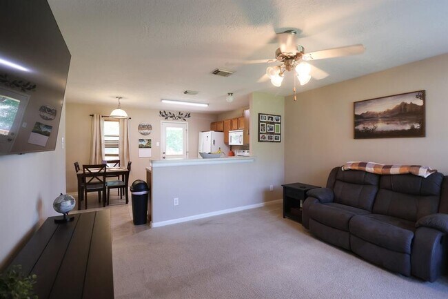 Building Photo - 5440 N Buffalo Cir