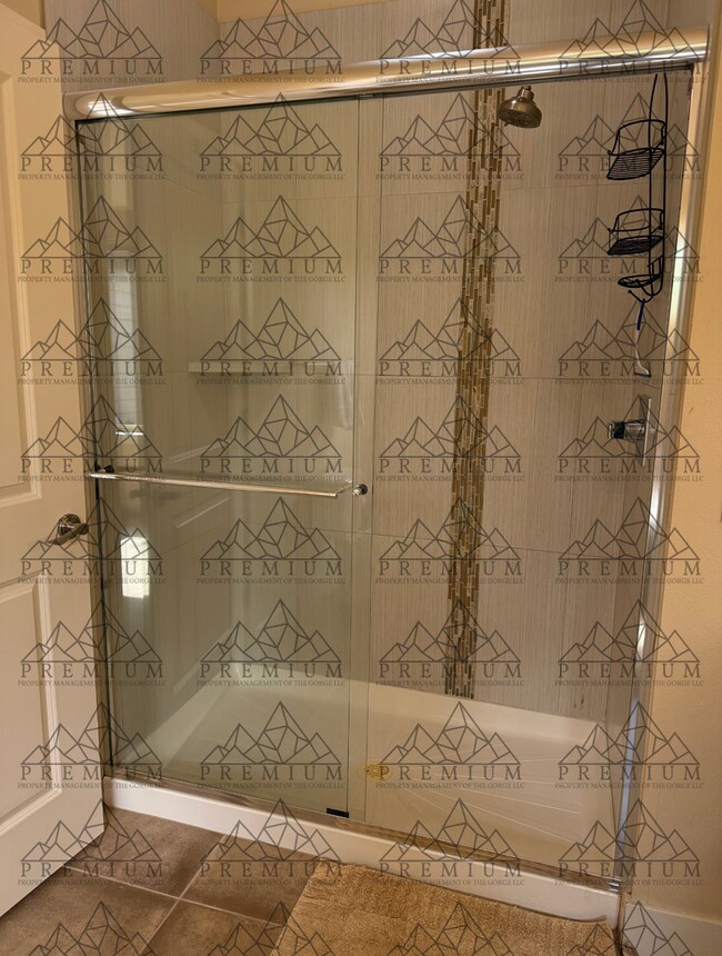 Foto del edificio - 2 BED 2 BATH FULLY FURNISHED HOME!!!