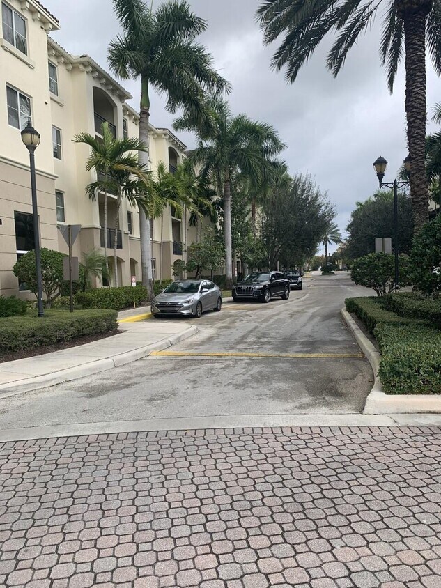 4 Renaissance Way Unit 207, Boynton Beach, FL 33426 Condo for Rent in Boynton Beach, FL