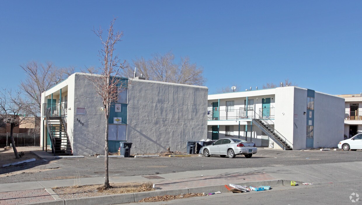 Primary Photo - 3517-3525 Tyson Pl NE